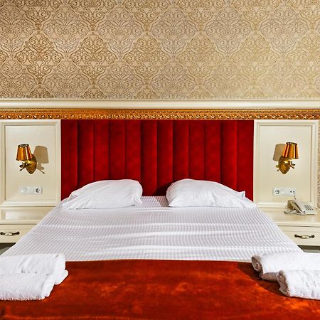 Nafron Hotel Prizren Esterno foto