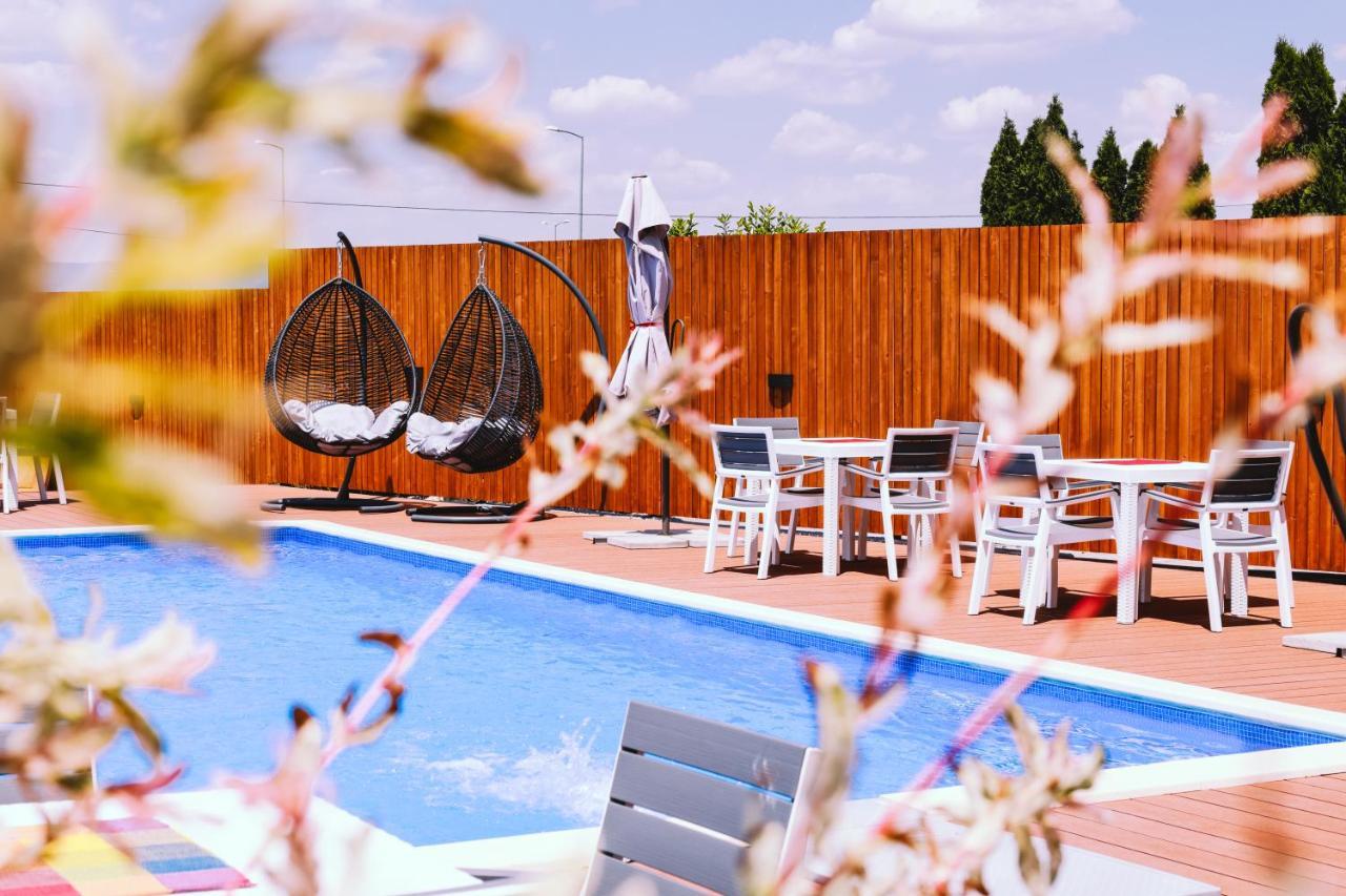 Nafron Hotel Prizren Esterno foto