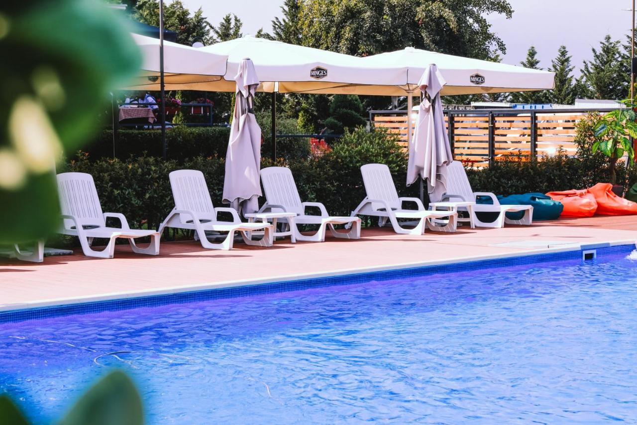 Nafron Hotel Prizren Esterno foto