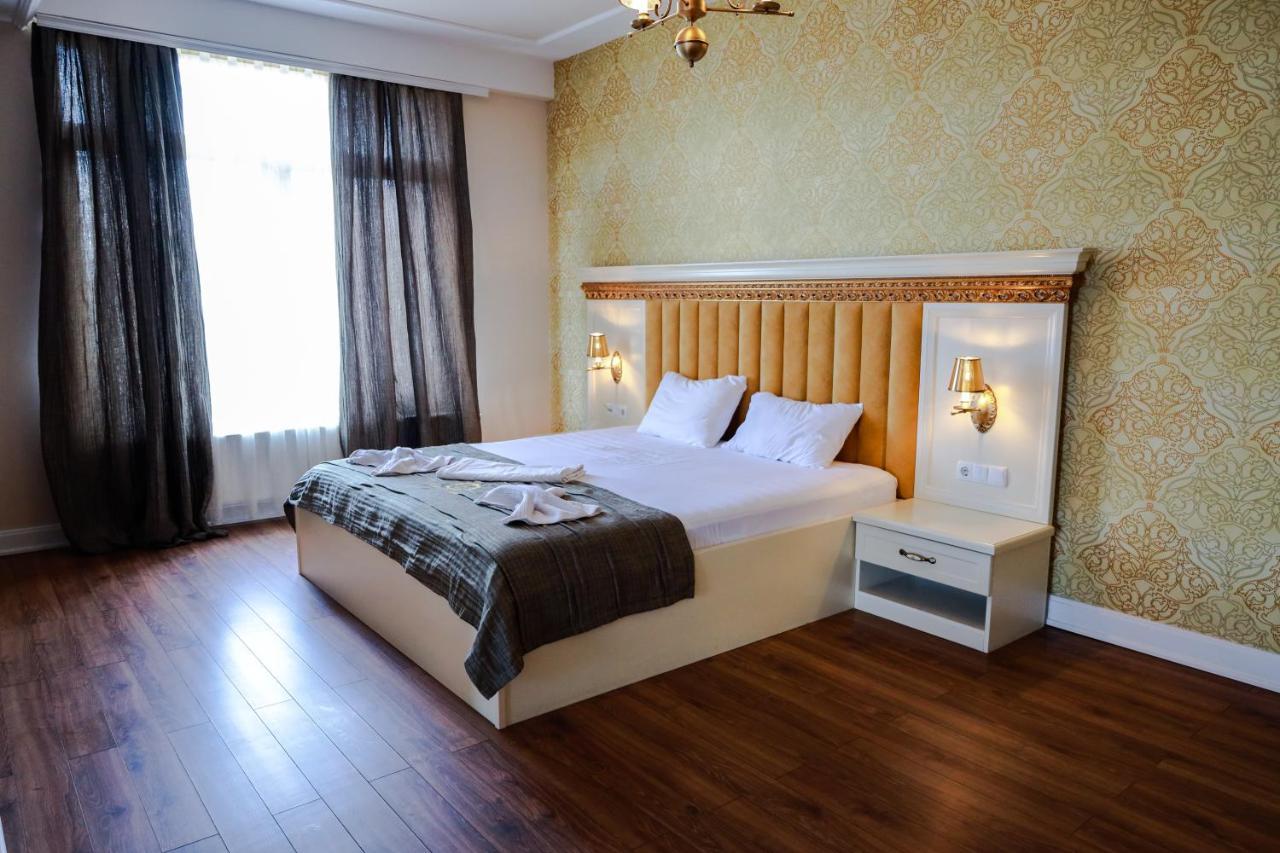 Nafron Hotel Prizren Esterno foto