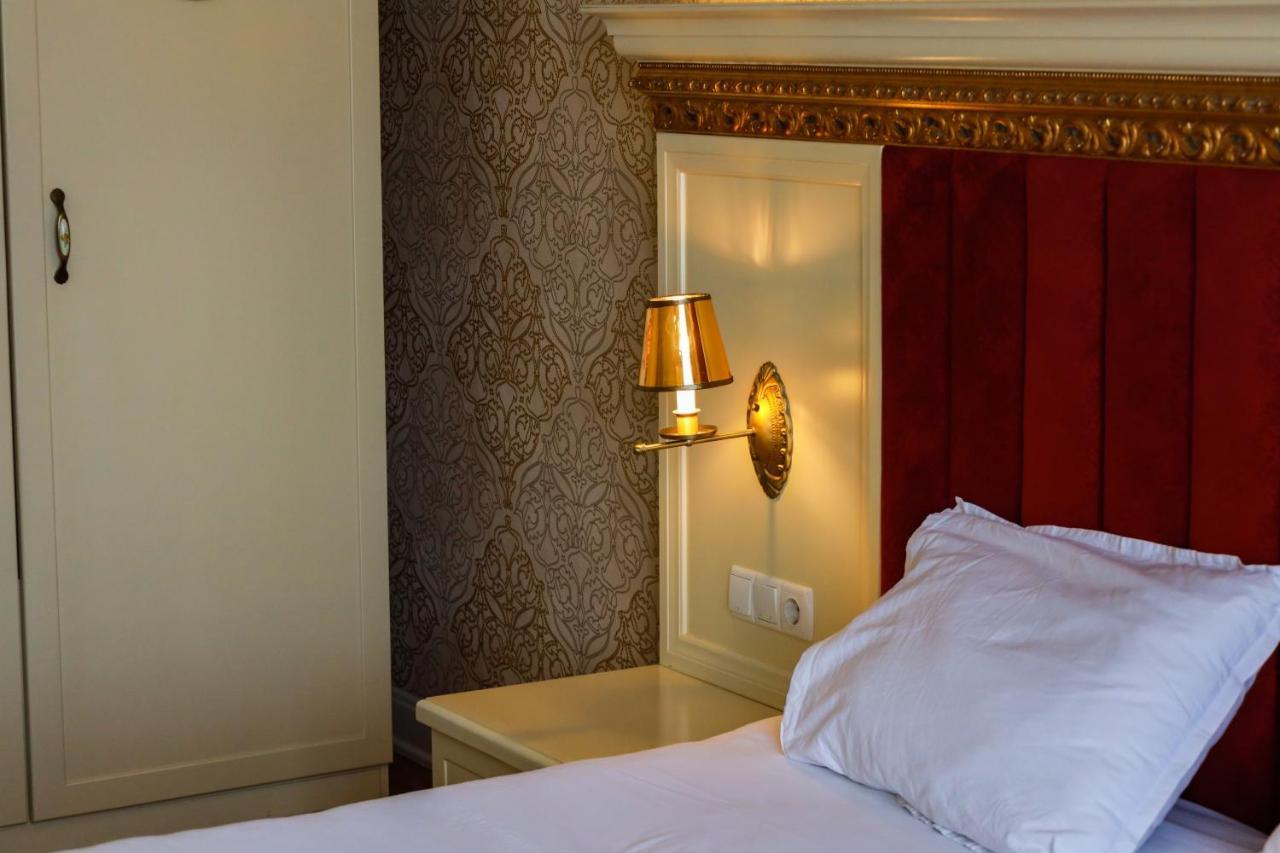 Nafron Hotel Prizren Esterno foto
