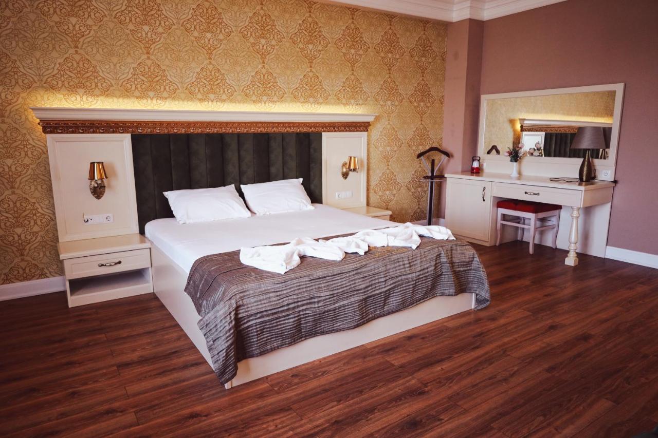 Nafron Hotel Prizren Esterno foto