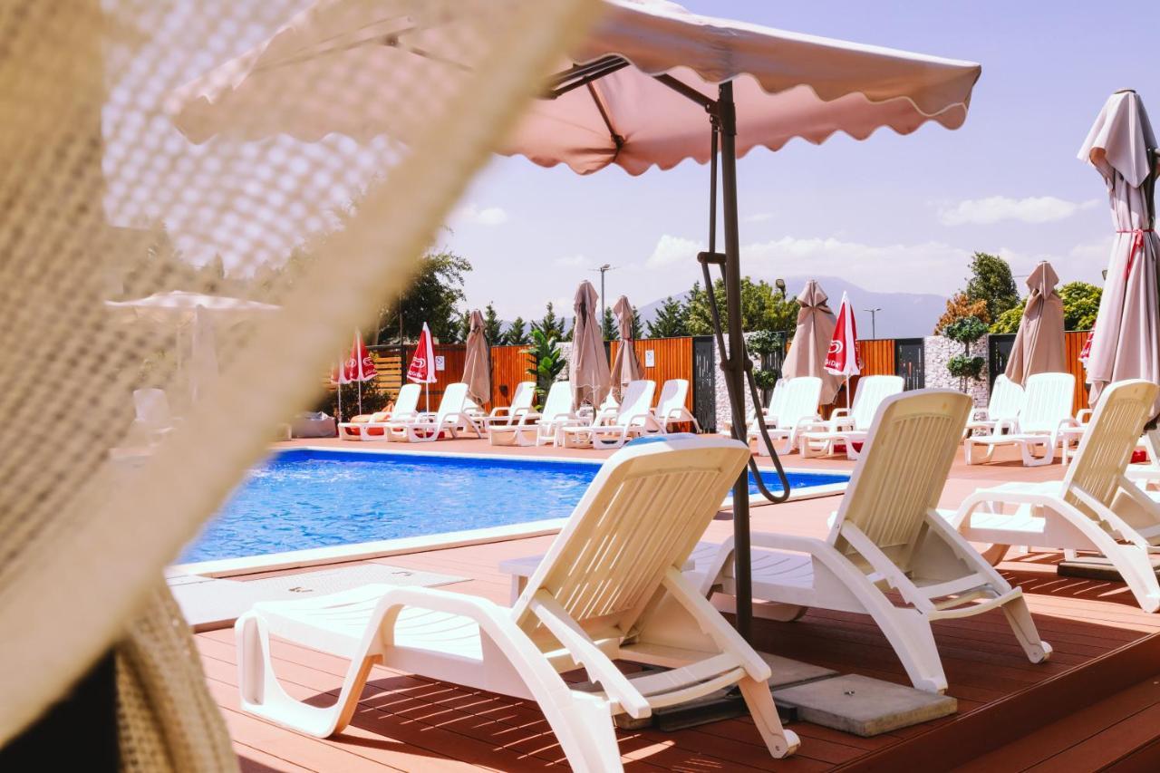 Nafron Hotel Prizren Esterno foto