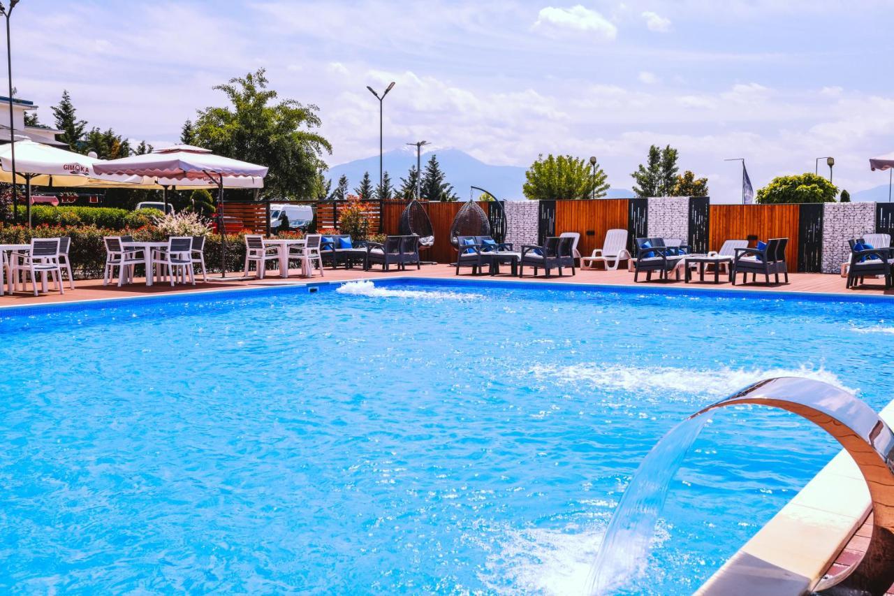 Nafron Hotel Prizren Esterno foto