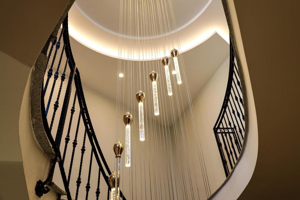 Nafron Hotel Prizren Esterno foto