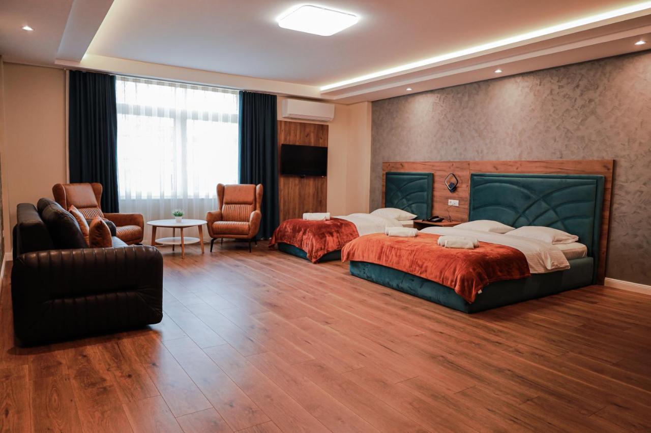 Nafron Hotel Prizren Esterno foto