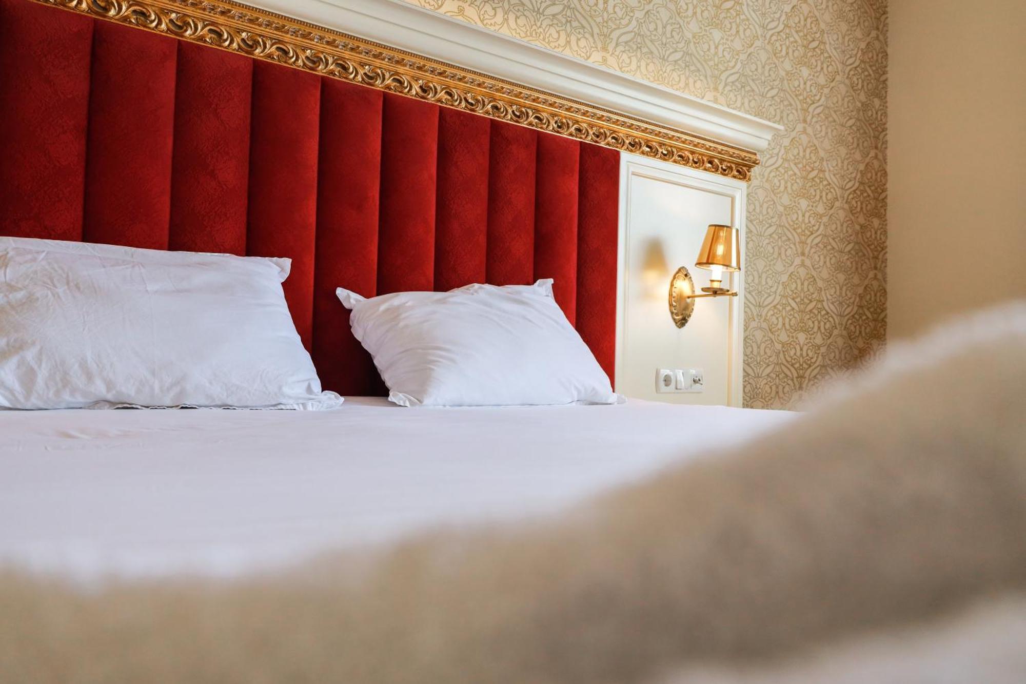 Nafron Hotel Prizren Esterno foto