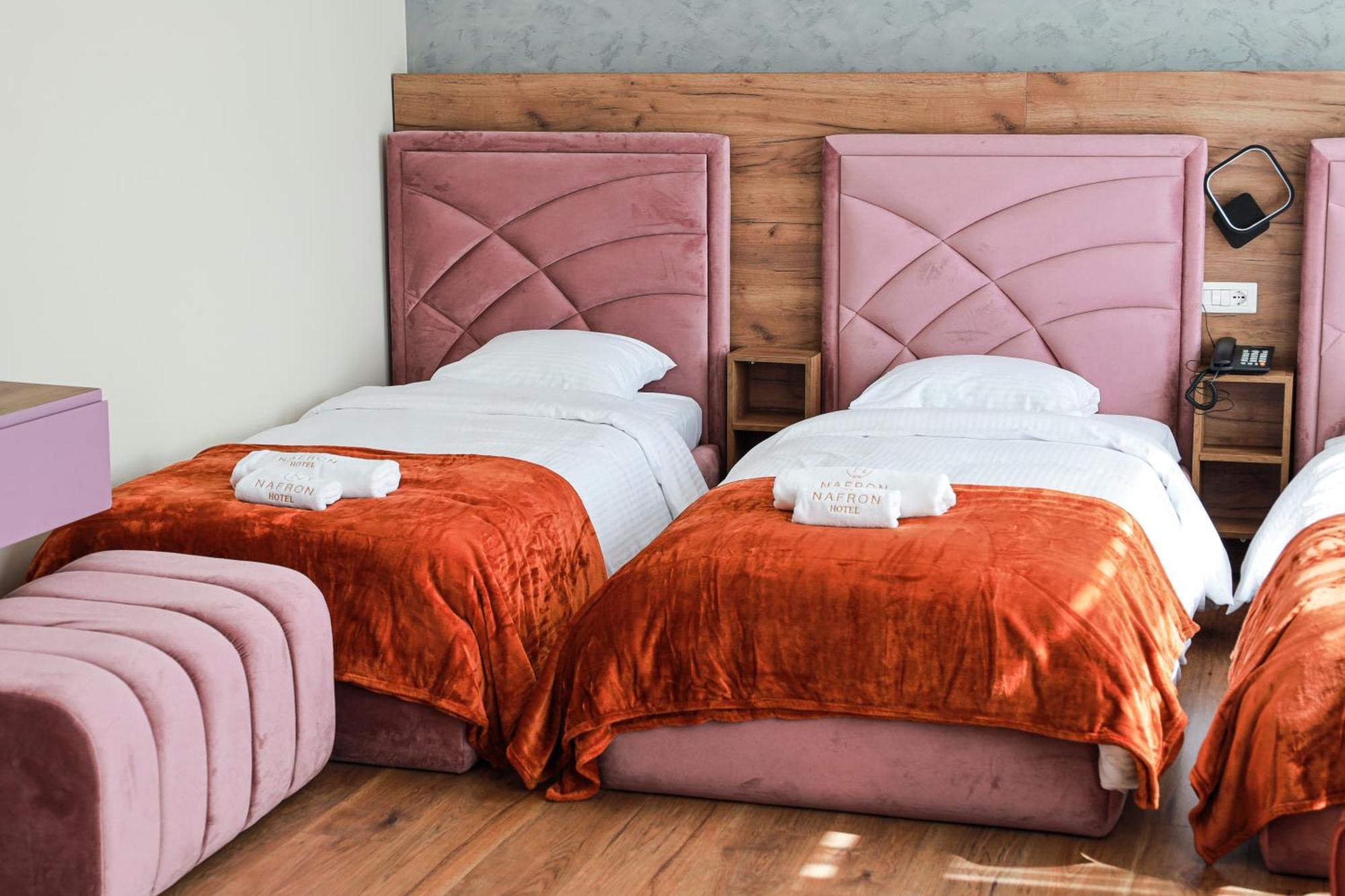 Nafron Hotel Prizren Esterno foto