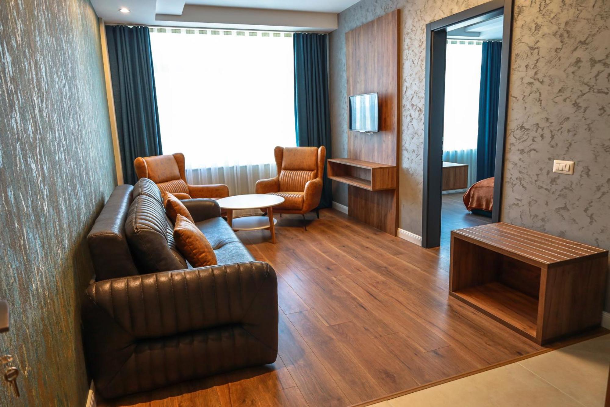 Nafron Hotel Prizren Esterno foto