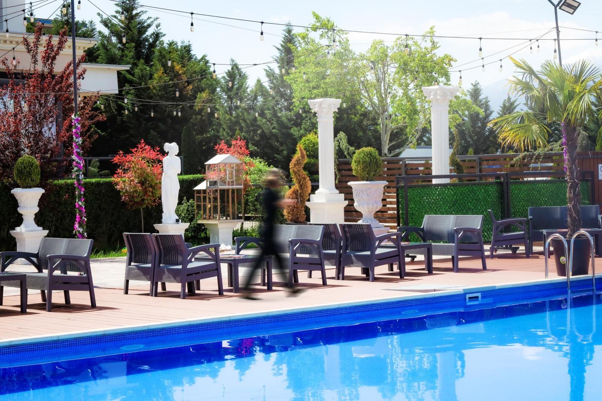 Nafron Hotel Prizren Esterno foto