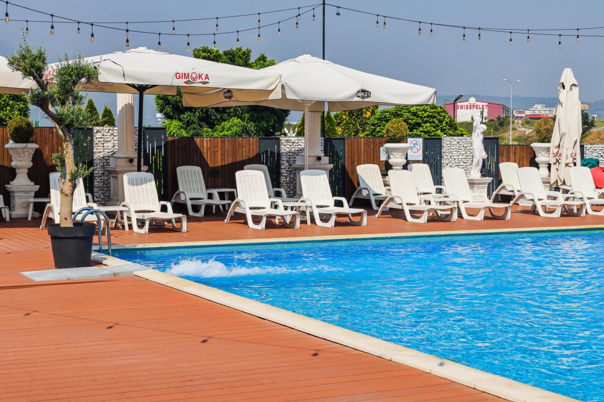 Nafron Hotel Prizren Esterno foto