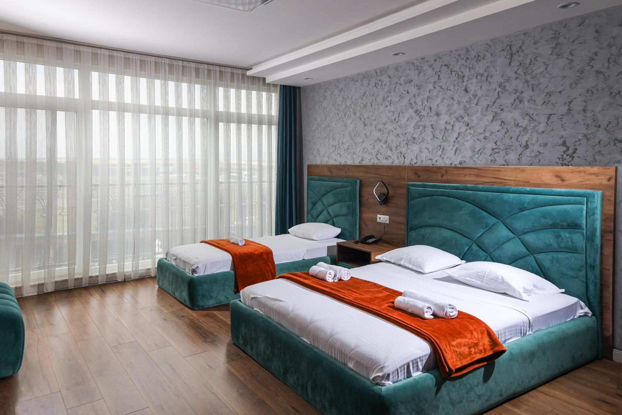 Nafron Hotel Prizren Esterno foto