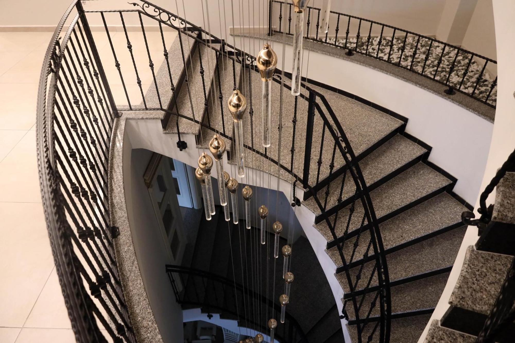 Nafron Hotel Prizren Esterno foto
