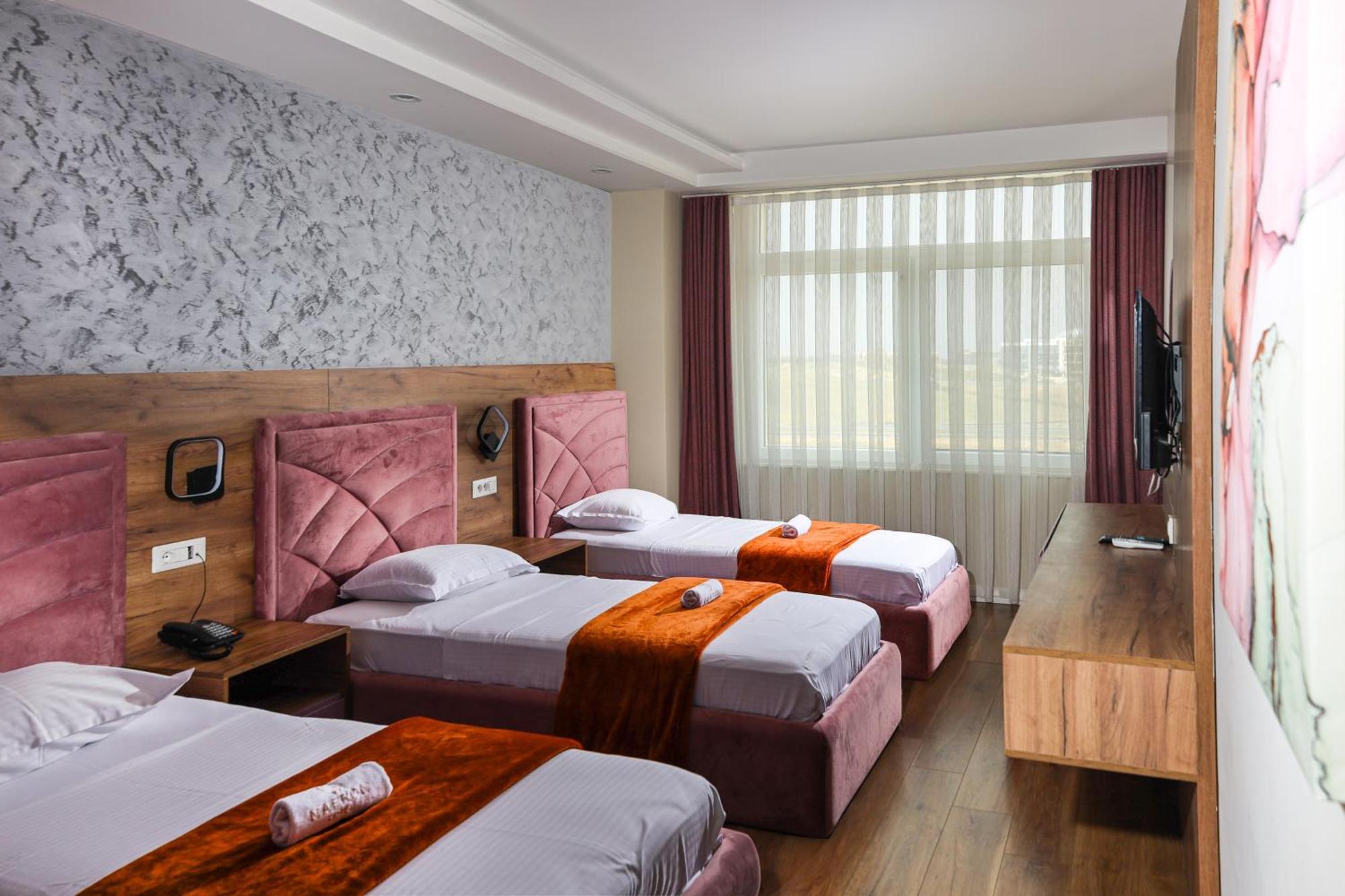 Nafron Hotel Prizren Esterno foto